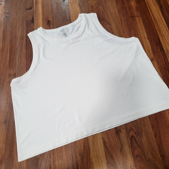 Athleta Tops - Athleta Crop Crew Neck Tank Size XL